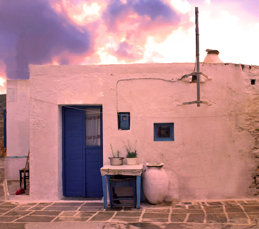 foligandros house with blue barrel -021